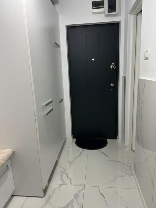 1 Room Apartment- Self Check In 24H Решица Экстерьер фото
